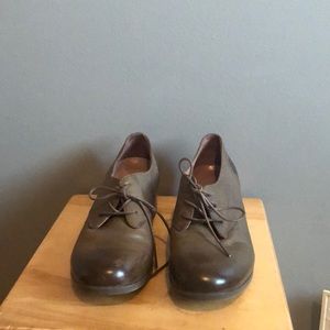 Darling Dansko Louise Oxford shoes worn once